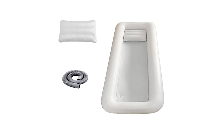The blowing bathtub for disables